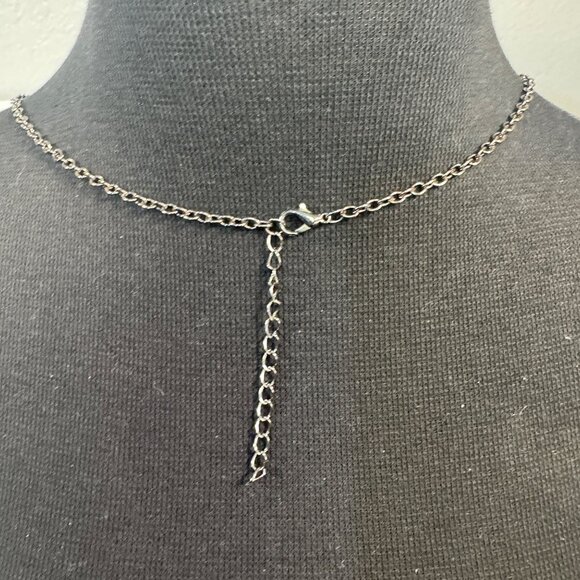 Black Mesh Teardrop Pendant Necklace With Pink Rhinestones - Picture 3 of 3